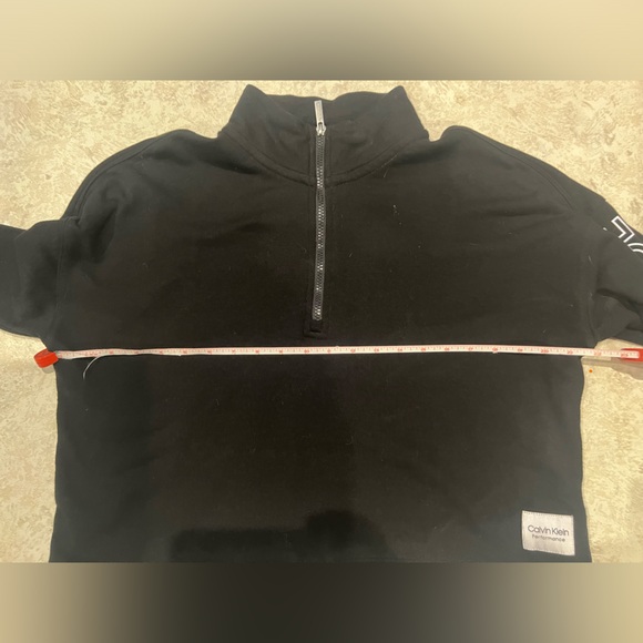 Calvin Klein cropped hoodie - Picture 6 of 7